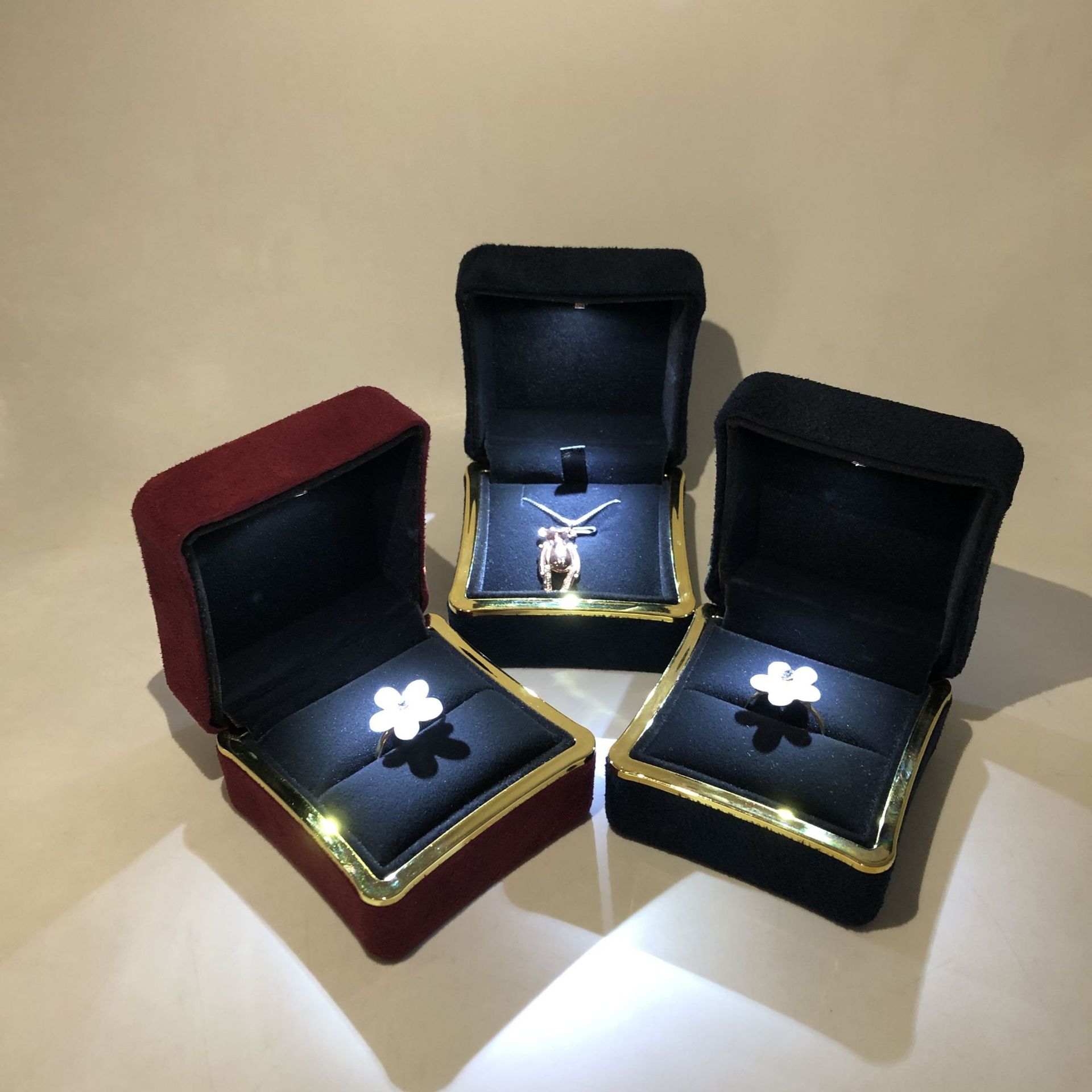 Nuovo in LED Light Jewelry Box - Bar Cart Gold recensione e prezzo